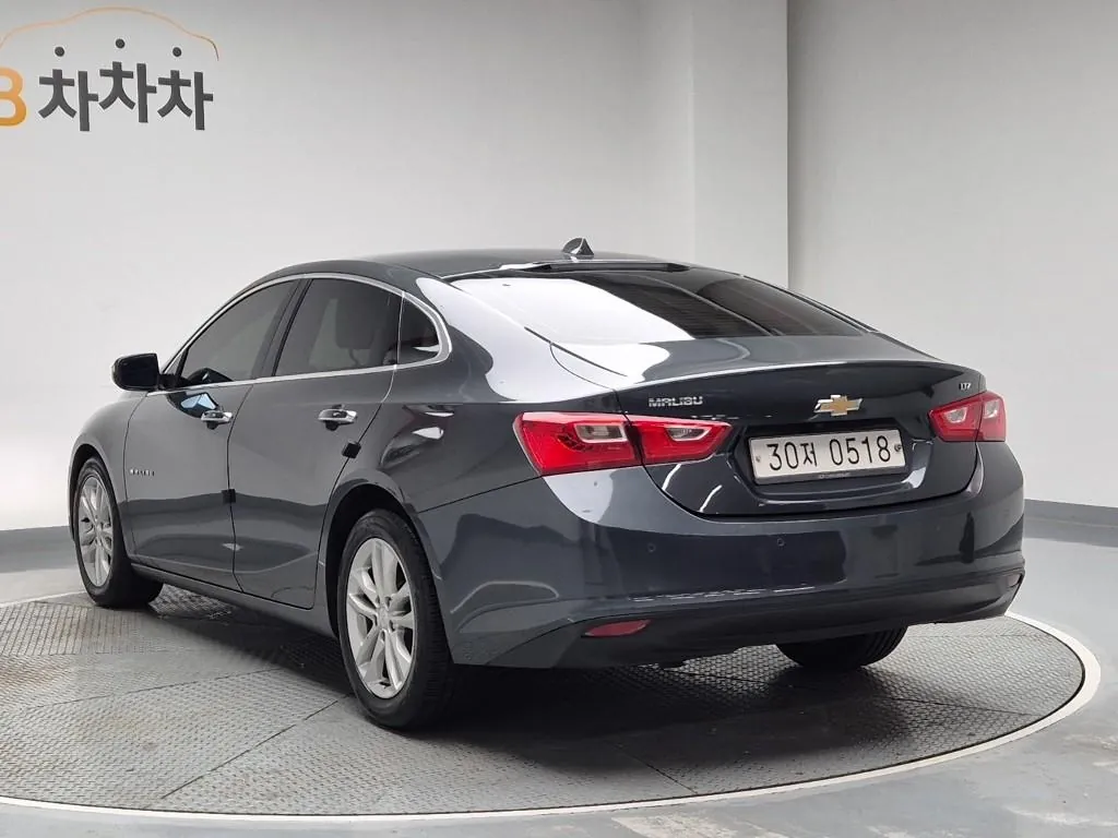 Chevrolet Malibu 2017 photo 2
