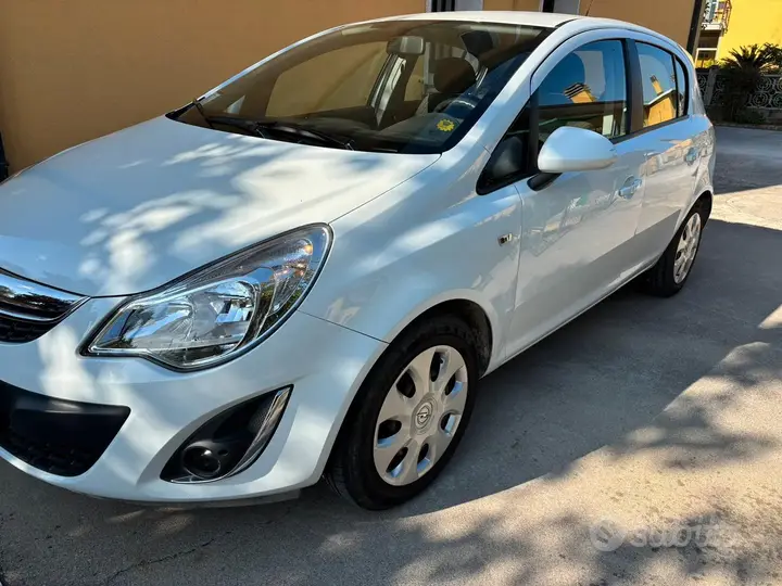 Opel Corsa 2013 photo 2