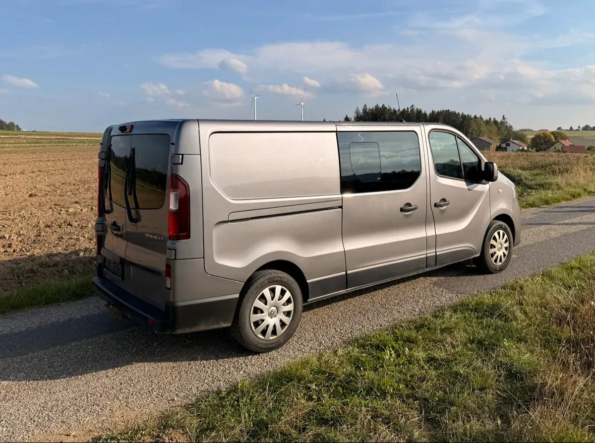 Renault Trafic 2016 photo 2