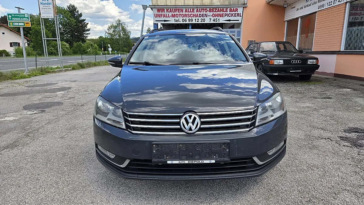 Volkswagen Passat 2011 photo 2