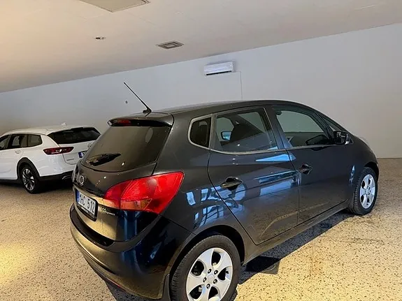 Kia Venga 2012 photo 3