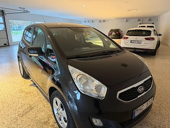 Kia Venga 2012 photo 2