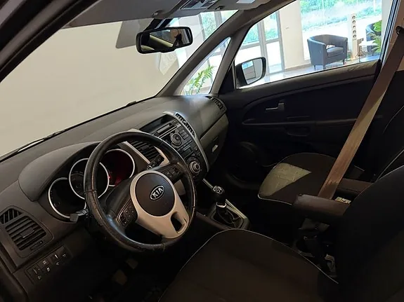 Kia Venga 2012 photo 5