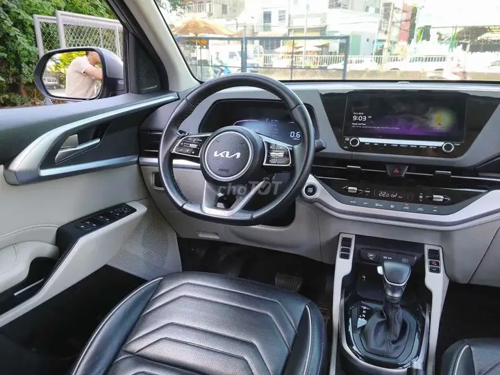 Kia Carens 2024 photo 4