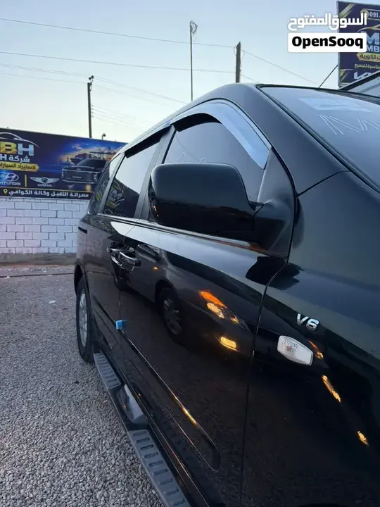 Kia Carnival 2009 photo 4