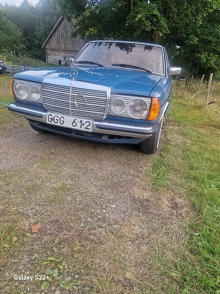 Mercedes-Benz 300 D 1979 photo 4