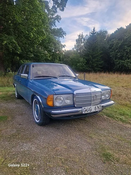 Mercedes-Benz 300 D