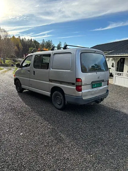 Toyota Hiace 2005 photo 5