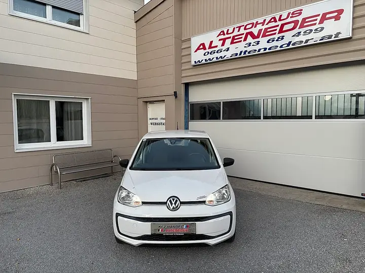 Volkswagen Up 2018 photo 2
