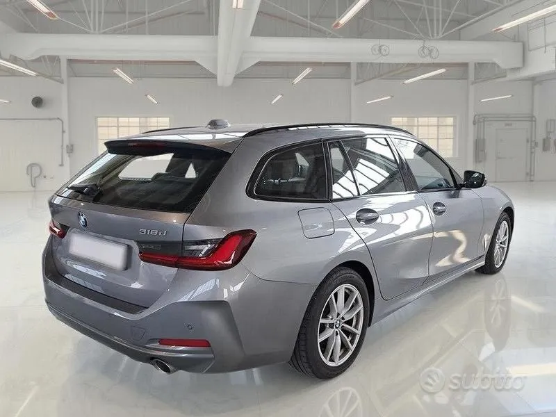 BMW 318 2022 photo 4