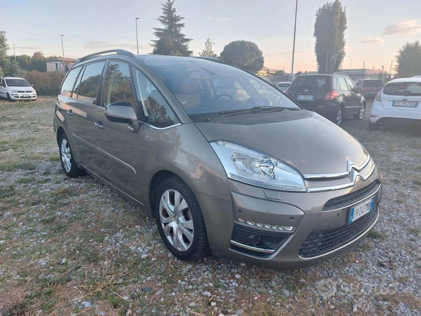 Citroen Grand Picasso 2011 photo 2