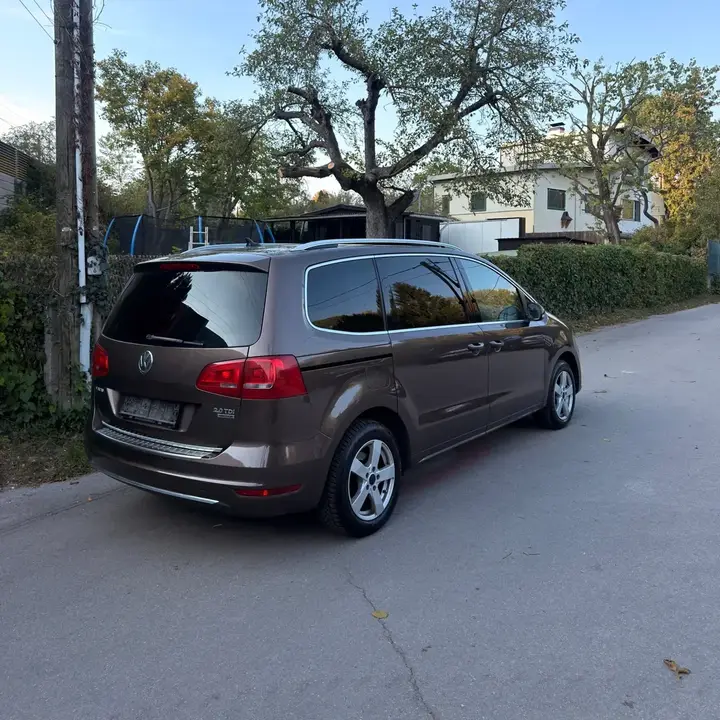 Volkswagen Sharan 2011 photo 3