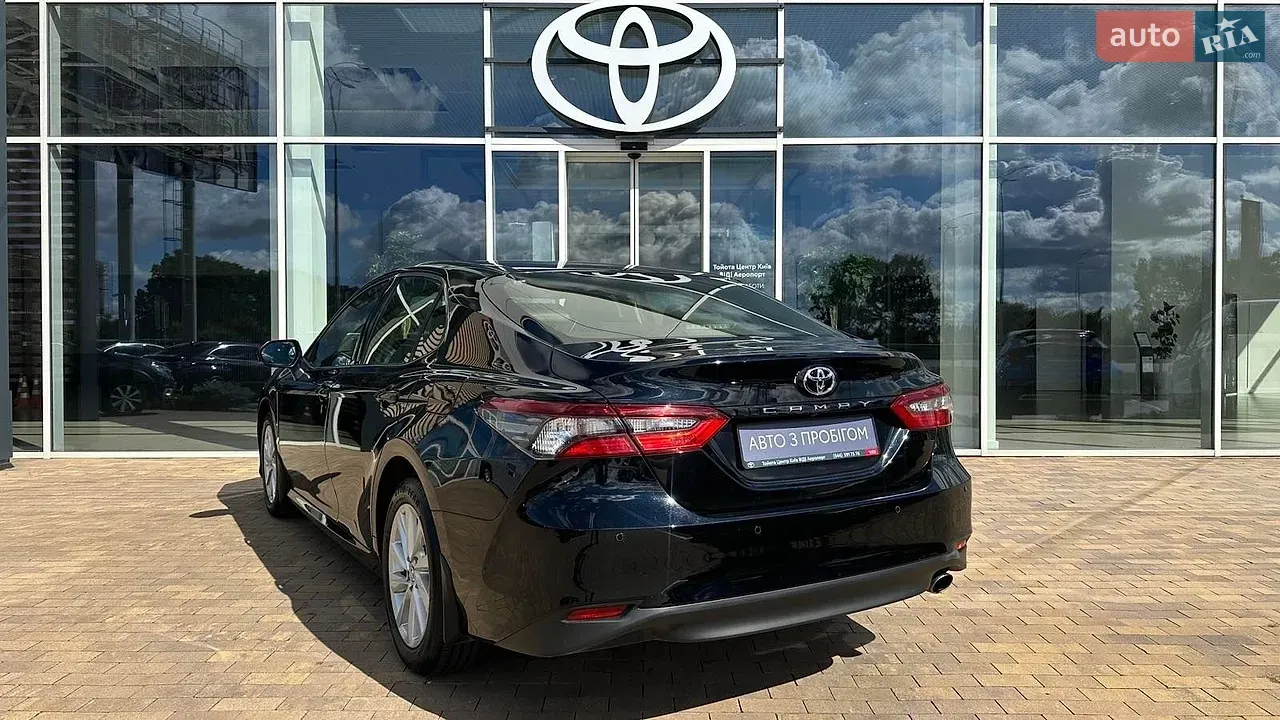 Toyota Camry 2021 photo 2
