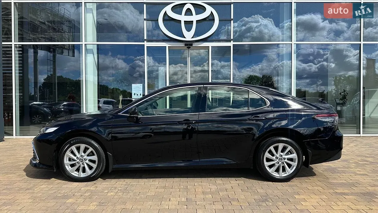 Toyota Camry 2021 photo 3