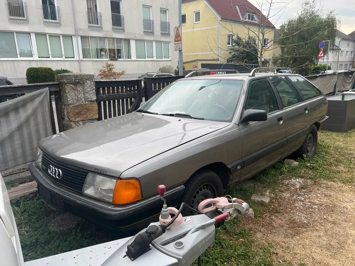 Audi 100