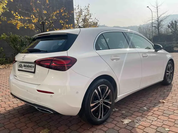 Mercedes-Benz A 180 2024 photo 2