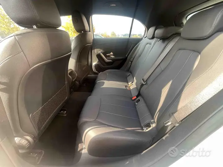 Mercedes-Benz A 180 2024 photo 4