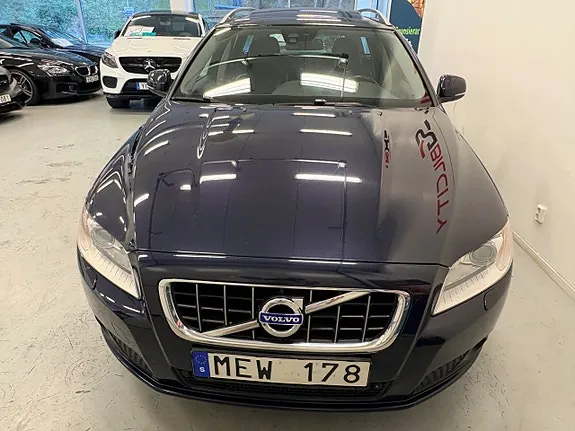 Volvo V70 2012 photo 2