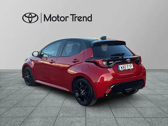 Toyota Yaris 2023 photo 2