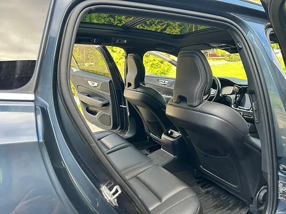 Volvo V60 2019 photo 2