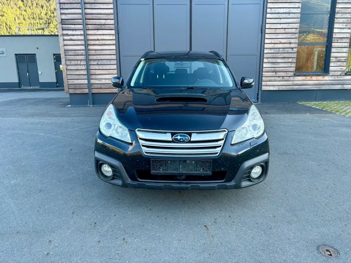 Subaru Outback 2014 photo 2