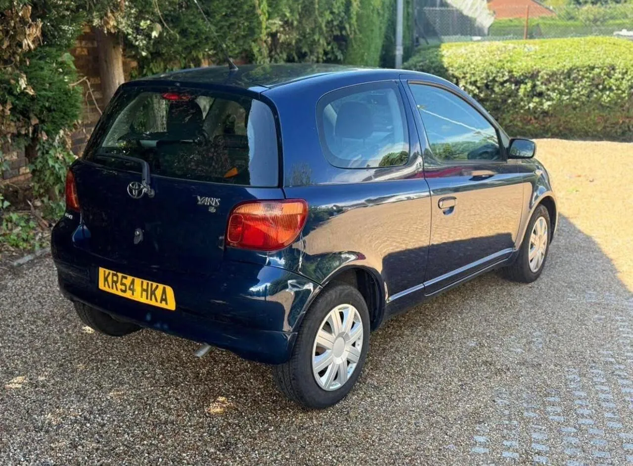 Toyota Yaris 2004 photo 2
