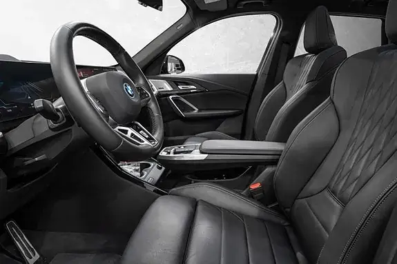 BMW Ix1 2024 photo 2