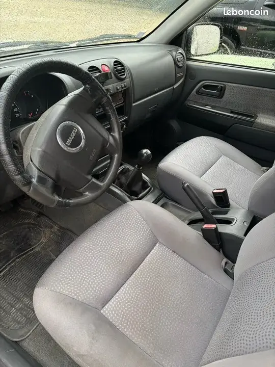 Isuzu D-Max 2009 photo 3