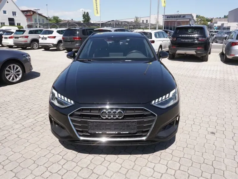 Audi A4 2023 photo 2