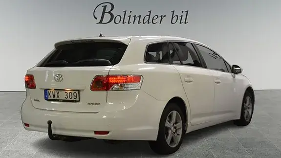 Toyota Avensis 2010 photo 4