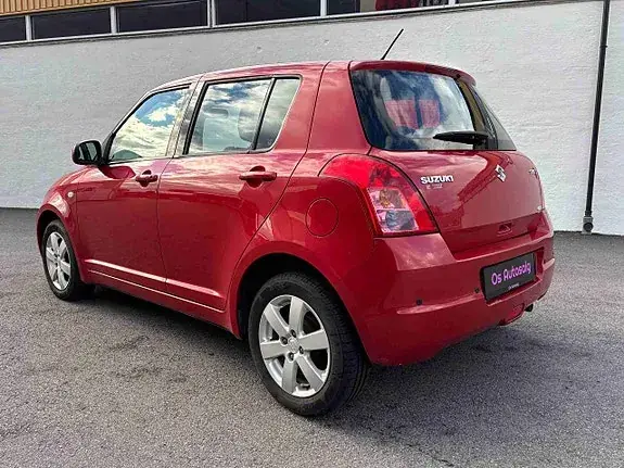 Suzuki Swift 2010 photo 3