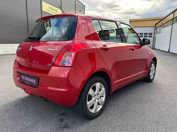 Suzuki Swift 2010 photo 5