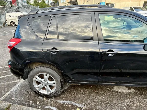 Toyota Rav4 2010 photo 4