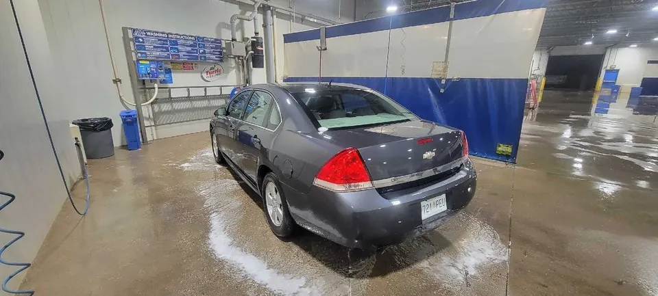 Chevrolet Impala 2010 photo 2