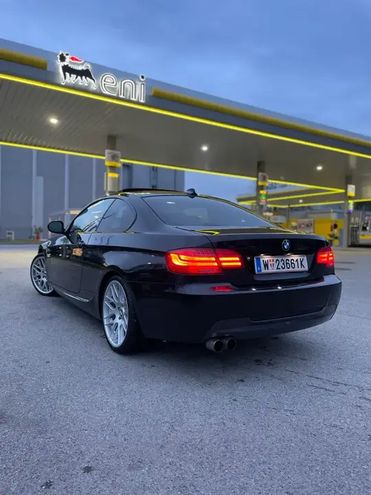 BMW 3 Series 2012 photo 3