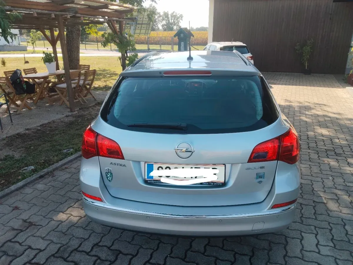 Opel Astra 2015 photo 3