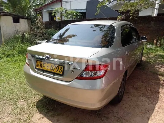 Honda Fit Aria 2007 photo 2