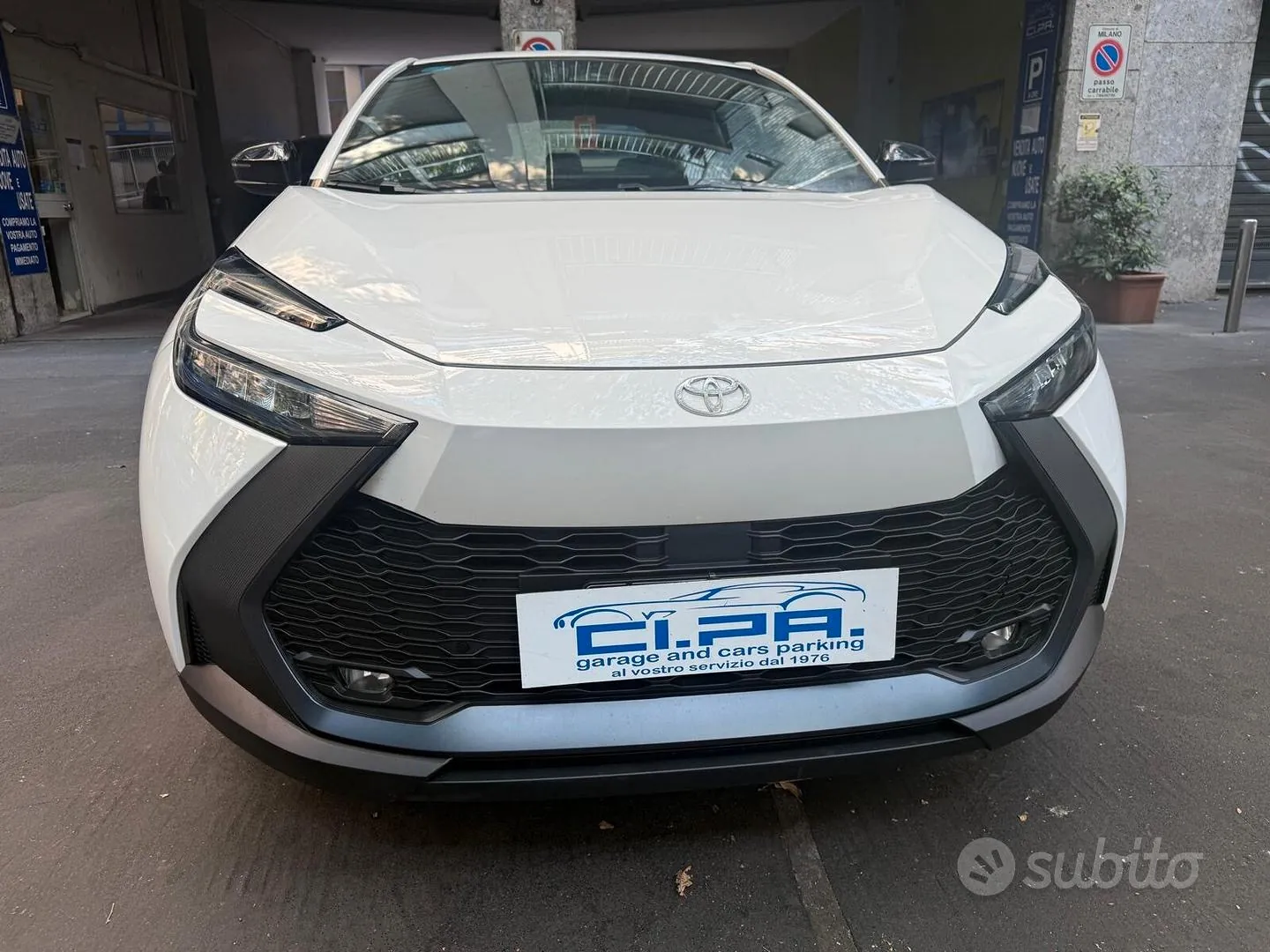 Toyota C-Hr 2024 photo 2
