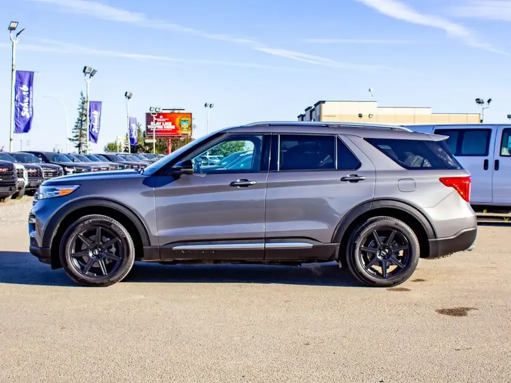 Ford Explorer 2022 photo 2