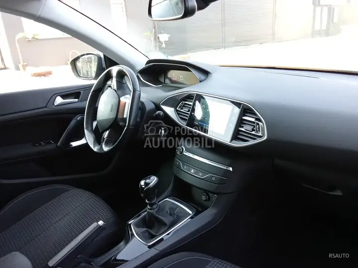 Peugeot 308 2020 photo 4