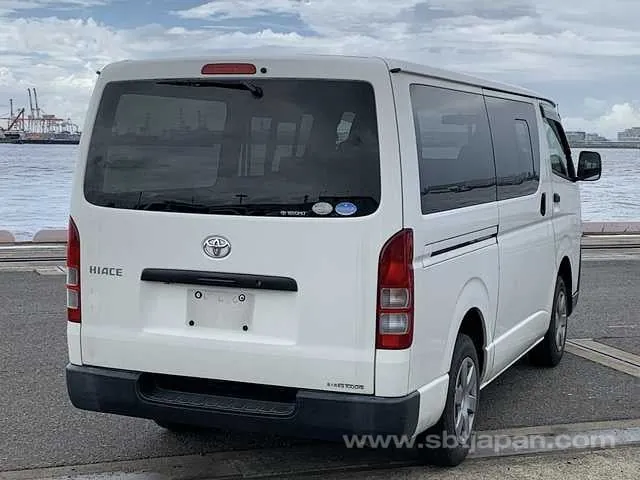 Toyota Hiace 2016 photo 4