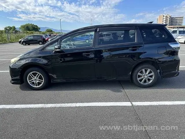 Toyota Wish 2013 photo 5