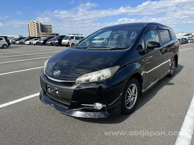 Toyota Wish 2013 photo 2