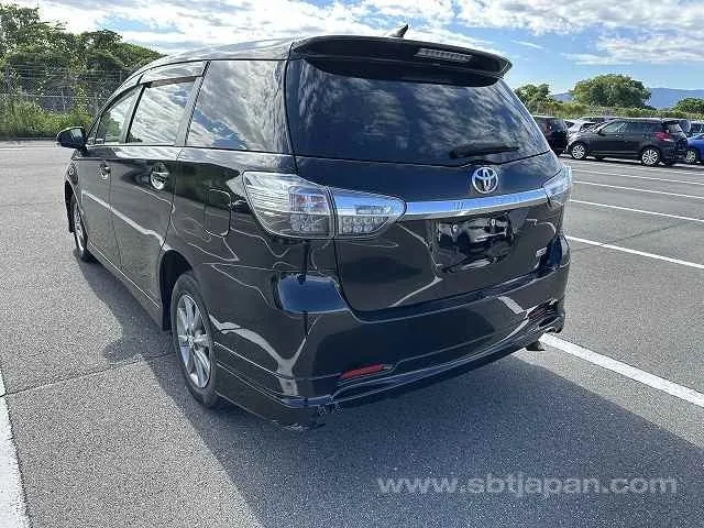 Toyota Wish 2013 photo 3