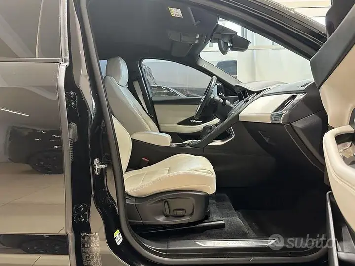 Jaguar E-Pace 2019 photo 3