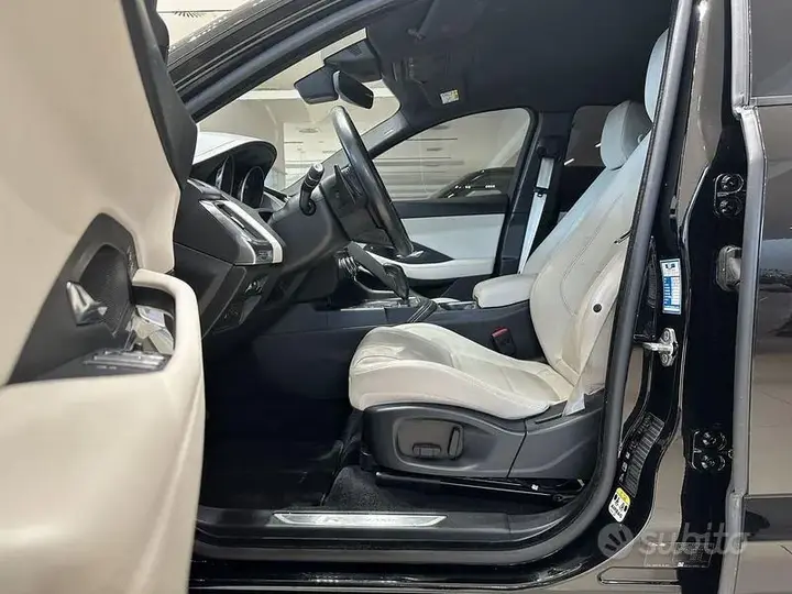Jaguar E-Pace 2019 photo 4