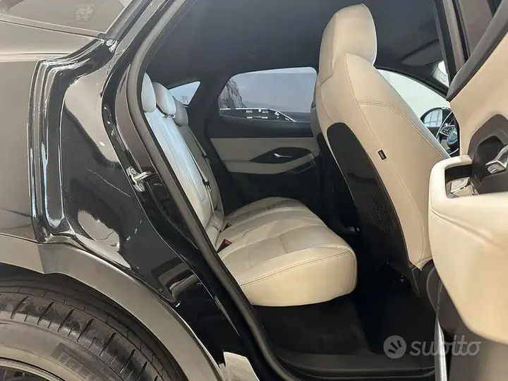 Jaguar E-Pace 2019 photo 5