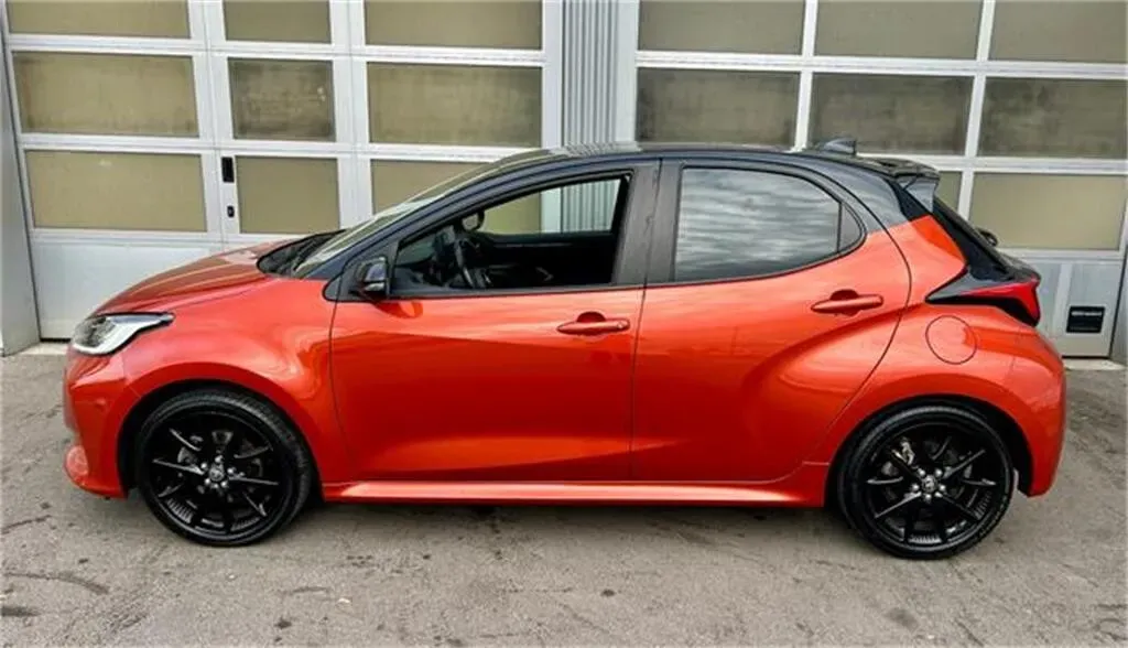 Toyota Yaris 2022 photo 2
