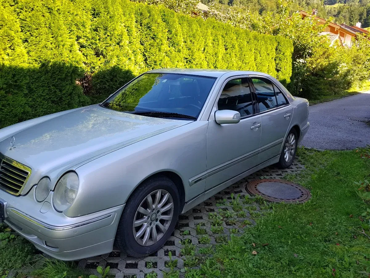 Mercedes-Benz E-Class 1999 photo 2