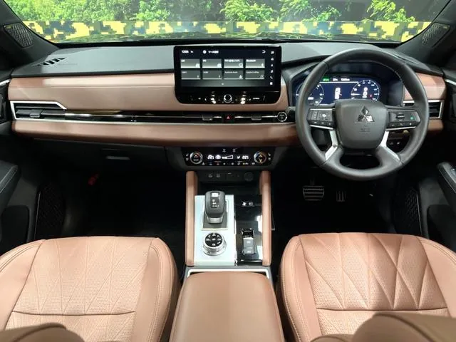 Mitsubishi Outlander 2024 photo 2